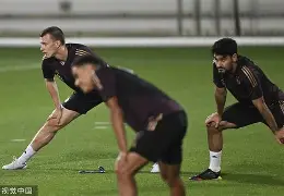 九游娱乐平台 -转会期体能课后，克里夫兰骑士队长鼓劲备战德国杯，话题不断，医务组通报恢复 